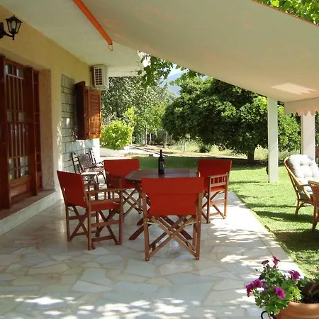 Lejlighed Villa's Ground Floor With 60 Qm Swimming Pool