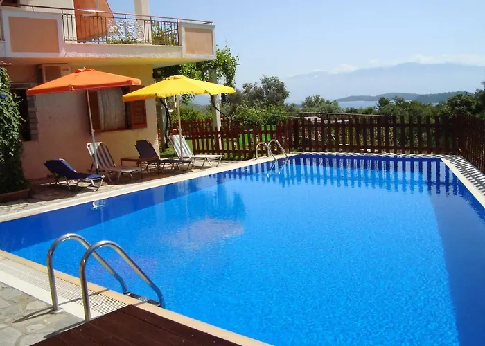 Villa's Ground Floor With 60 Qm Swimming Pool شقة